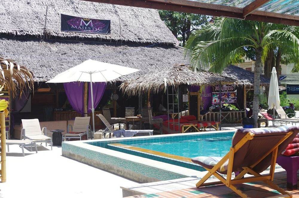 Leo Hostel Baan Tai Exterior photo